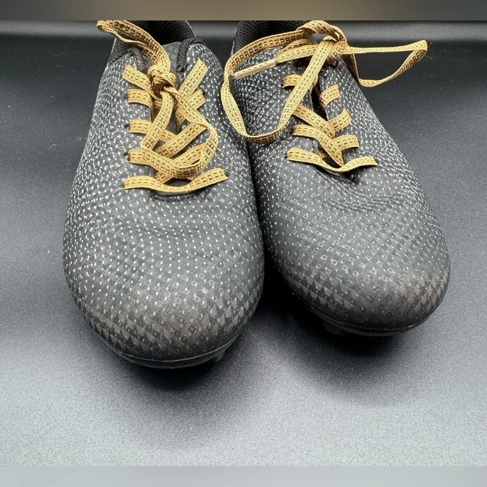 DSG Black and Gray Sneakers Modern Athletic Design